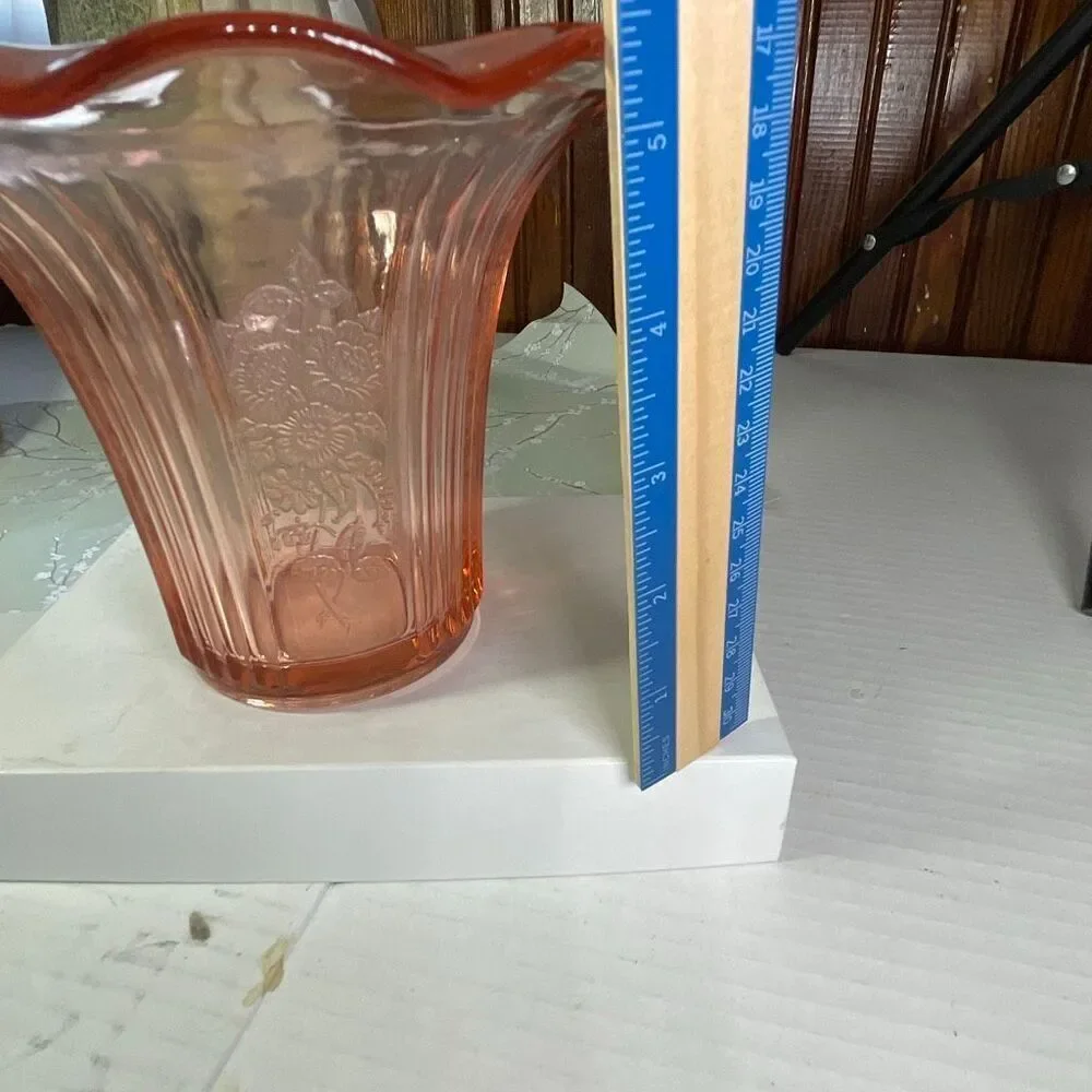 Anchor Hocking Mayfair “ Open Rose” pink depression glass sweet pea vase.